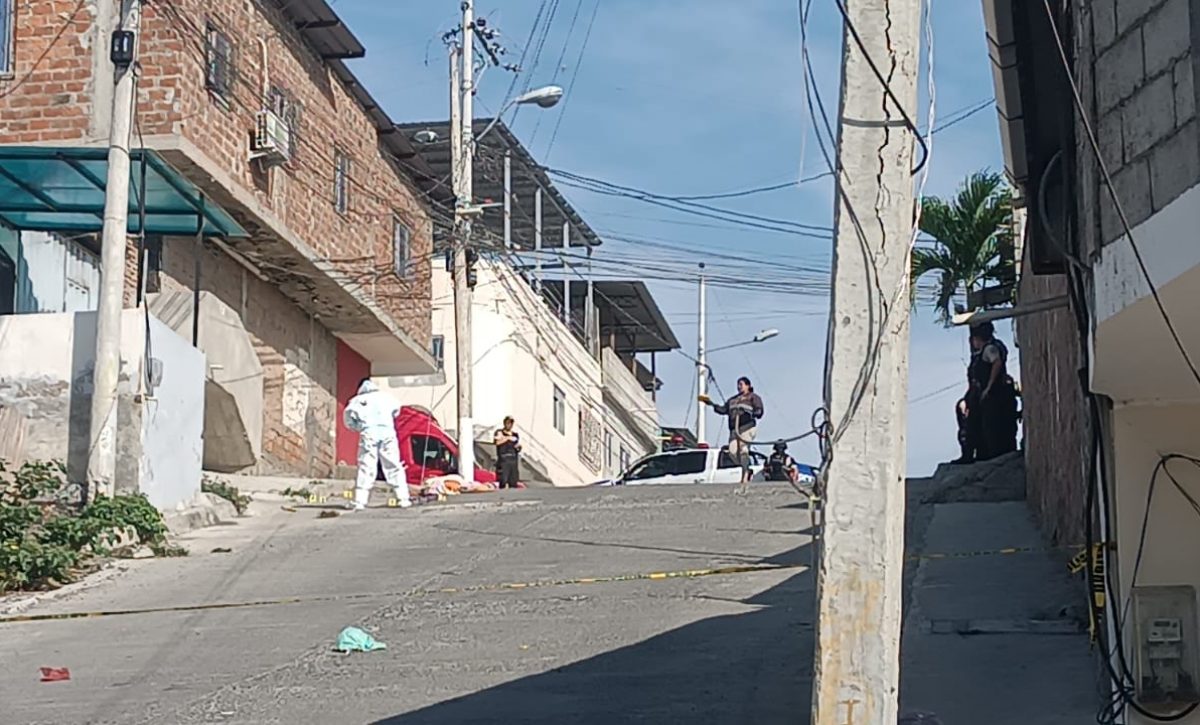 Balacera en Manta: asesinan a Edison Loor Moreira y queman vehículo de los atacantes