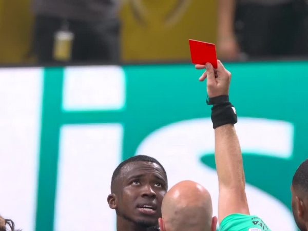 Willian Pacho, expulsado en cuartos, se pierde la semifinal del Mundial de Clubes 2025