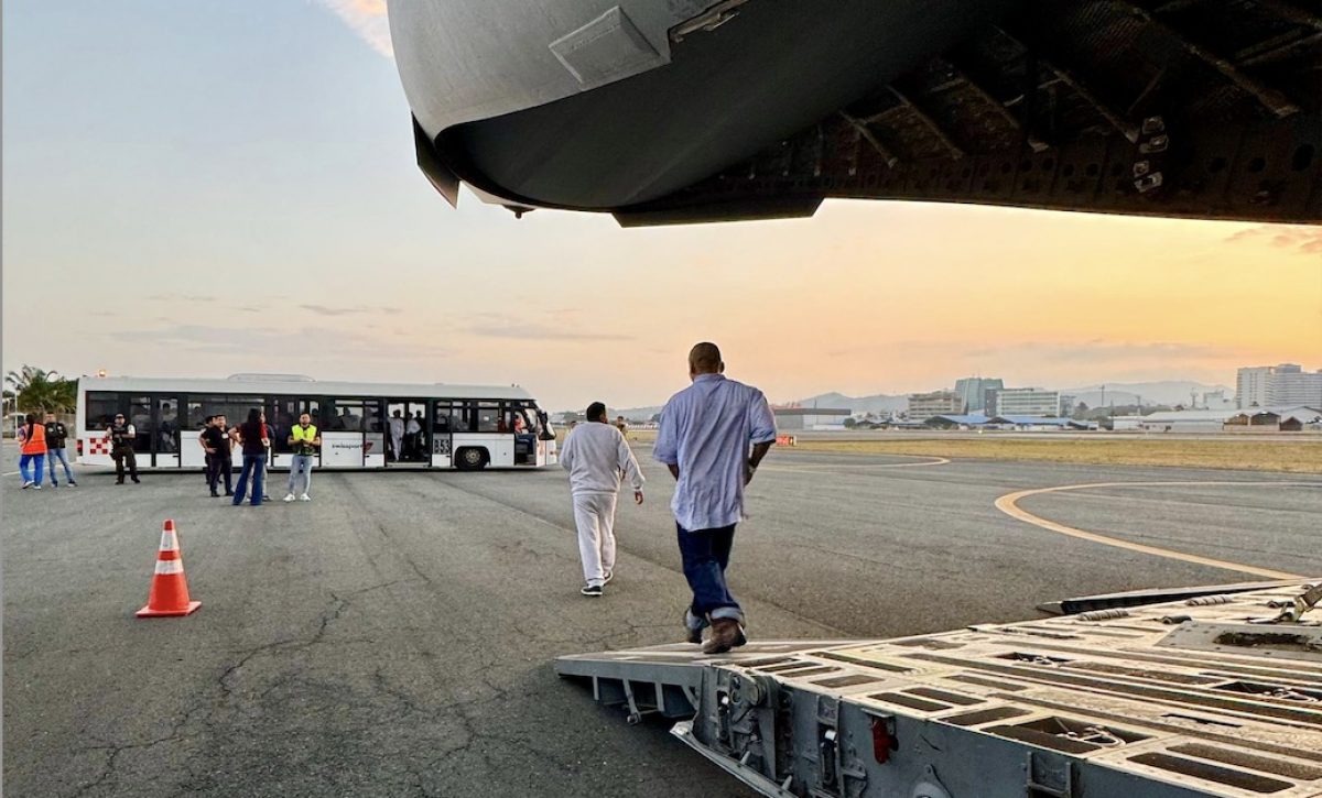 Qué busca el acuerdo entre Estados Unidos y Ecuador para el traslado de ciudadanos de terceros países.