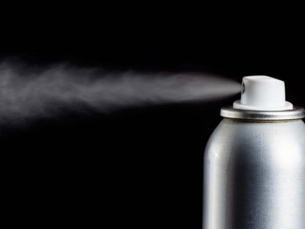 Muere adolescente en Dublín tras inhalar vapores de desodorante en aerosol