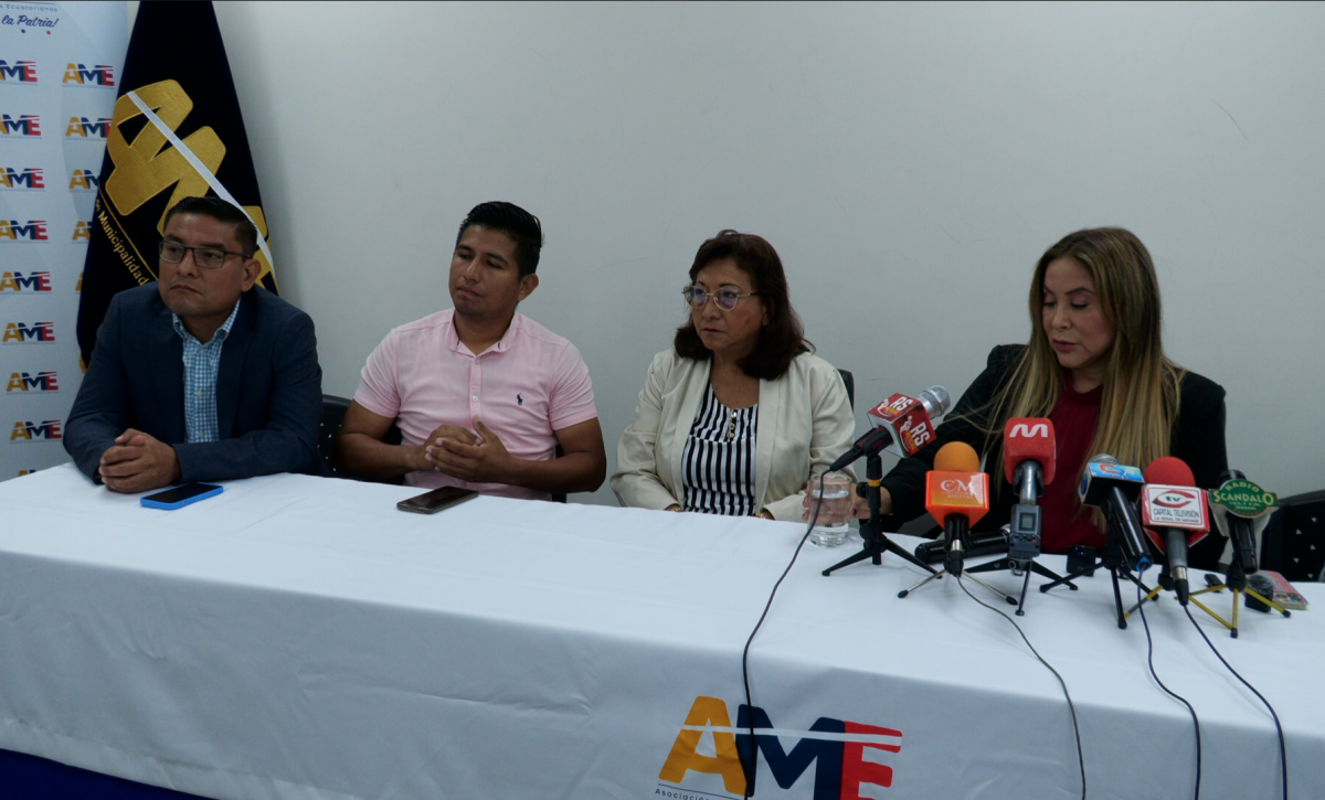 Autoridades del Municipio de Jipijapa dieron una rueda de prensa en Portoviejo.