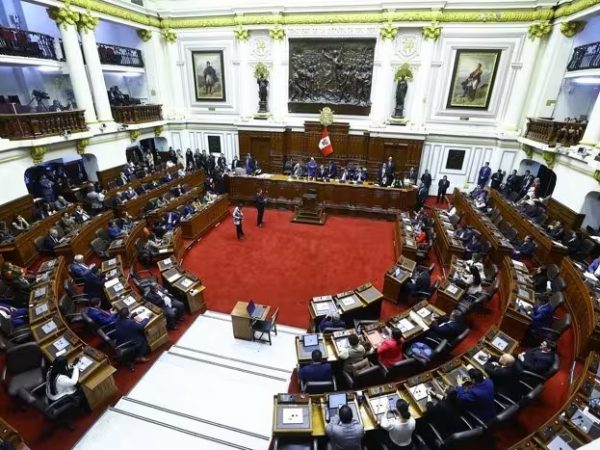 El presidente del JNE, Roberto Brumeo, ratifica elecciones generales en Perú pese a inestabilidad política. FOTO: Europa Press.