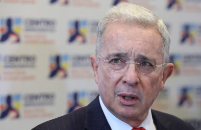 “Cada minuto lo dedicaré a luchar por la libertad”: Álvaro Uribe reaparece tras salir de prisión