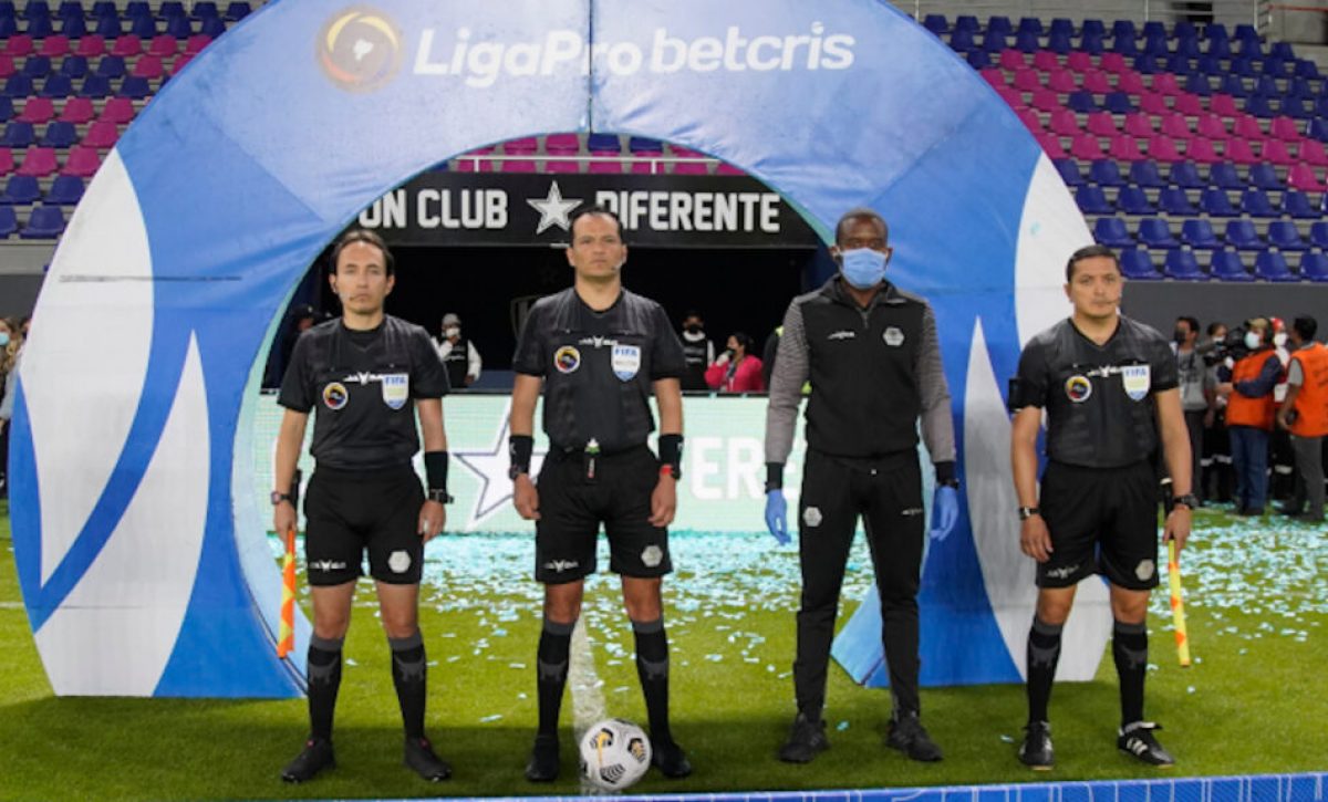 arbitros-1024×574-1 arbitros-1024x574-1