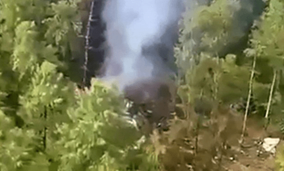 Desaparece de los radares y cae en la taiga: accidente aéreo deja 50 muertos en Rusia