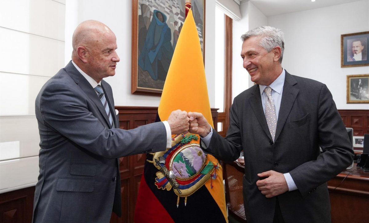 b7c292e6293633a54a2a00180fddfb0aced59158w