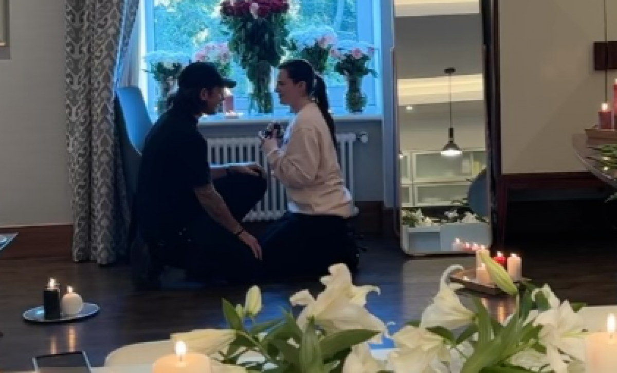 Bella Thorne divide opiniones tras pedir matrimonio a su prometido Mark Emms