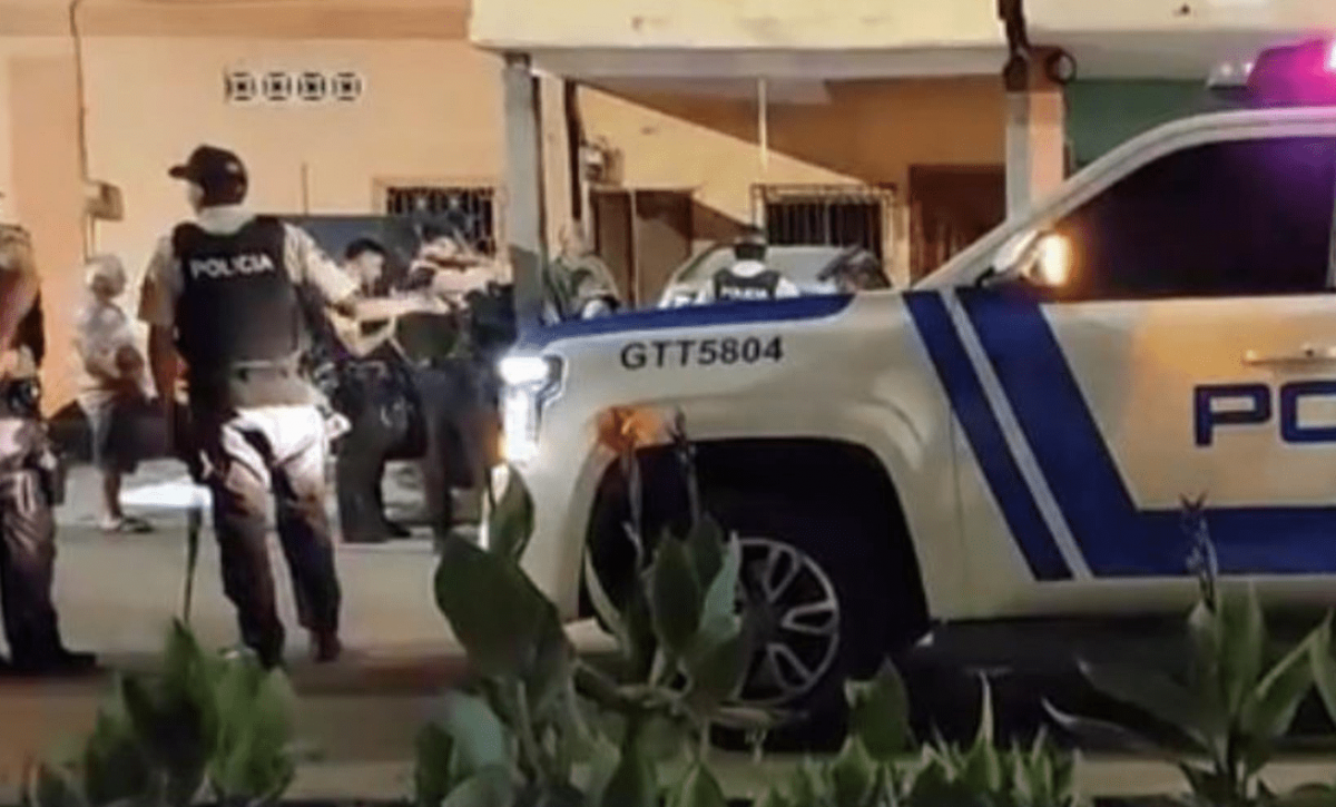 Terror en la madrugada: lanzan explosivo y amenazan a familia en Santa Rosa