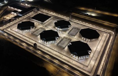 Cárcel del Encuentro: ministro John Reimberg muestra primera imagen aérea del nuevo centro penitenciario.