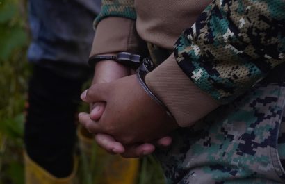 Militar esposado, caso Las Malvinas Ecuador.