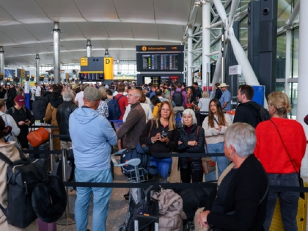 Caos en aeropuertos europeos tras ciberataque a sistema de facturación global