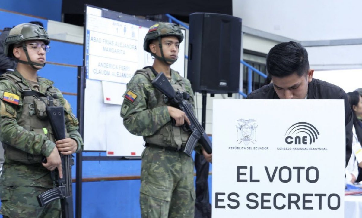 Simulacro nacional del CNE para la consulta popular y referéndum 2025 en Ecuador