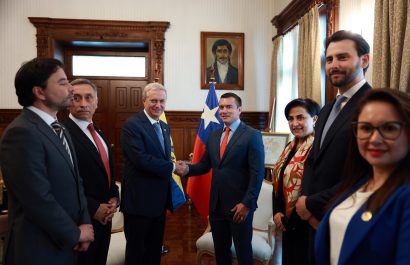 Daniel Noboa recibe a José Antonio Kast en Carondelet tras triunfo electoral en Chile.