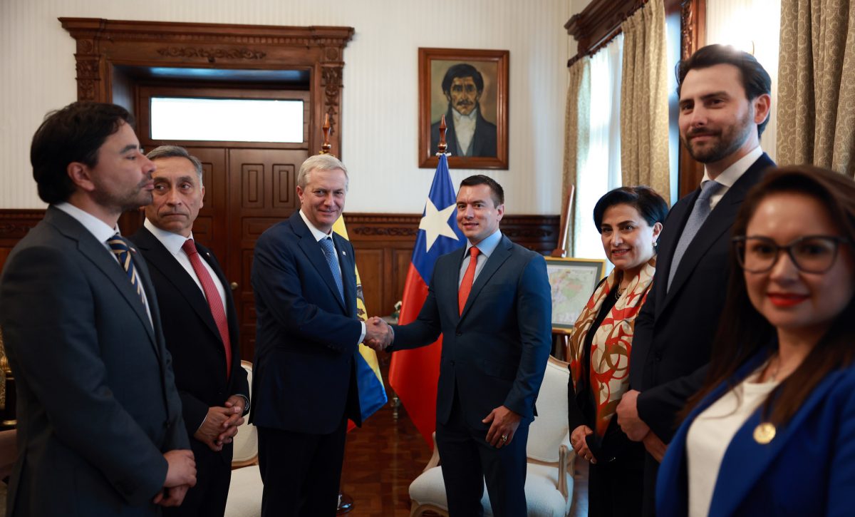 Daniel Noboa recibe a José Antonio Kast en Carondelet tras triunfo electoral en Chile.