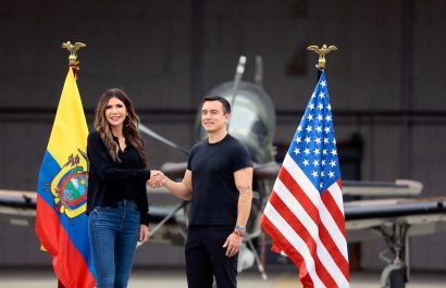 Daniel Noboa y Kristi Noem durante su reciente encuentro en Ecuador.