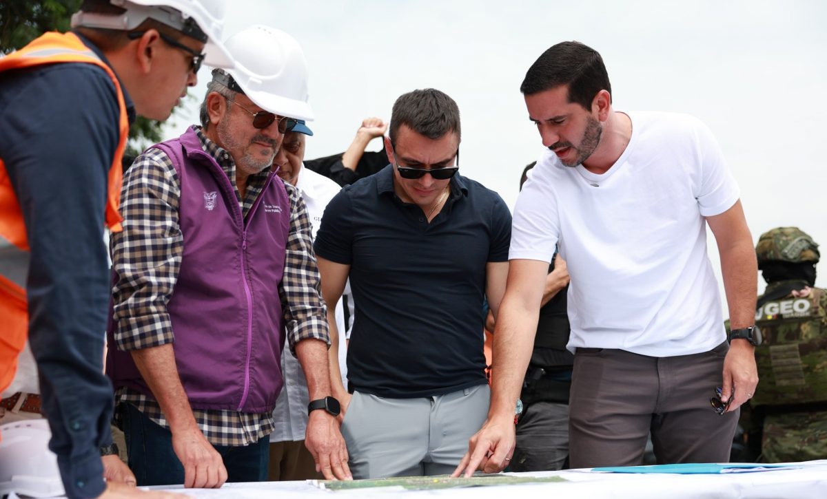 Daniel Noboa supervisa obras del corredor E25 en Los Ríos.