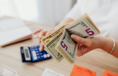 Décimo tercer sueldo: cuánto recibirán trabajadores y jubilados.