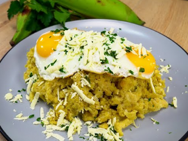 Preferencias de desayuno en Ecuador: el bolón de verde lidera, pero no está solo