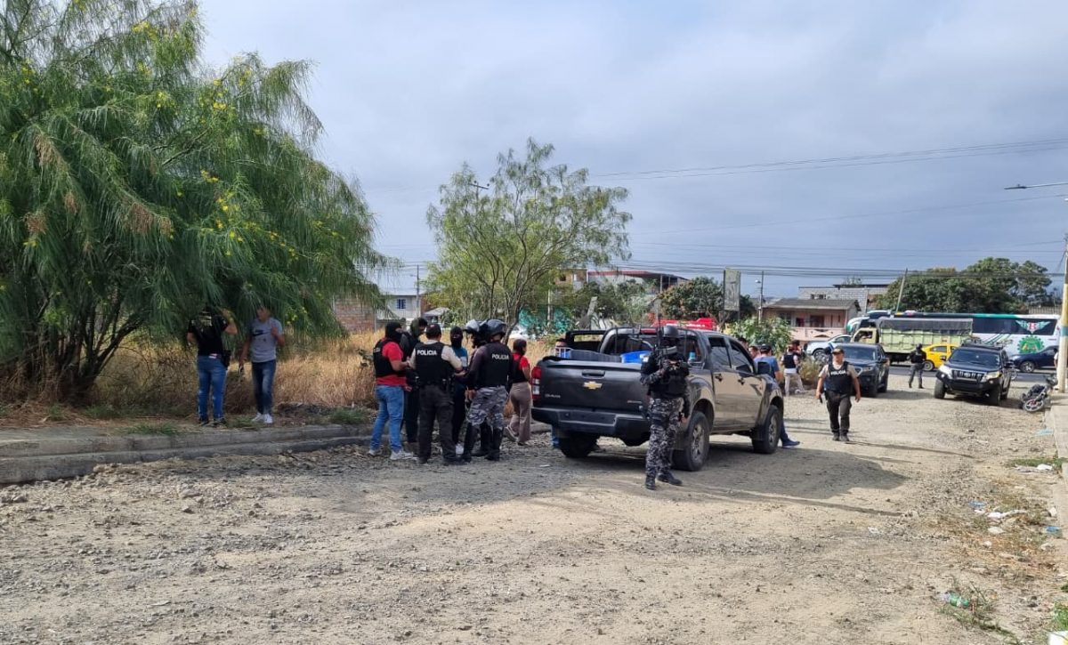 Dos detenidos tras cruce de disparos con la Policía en Montecristi