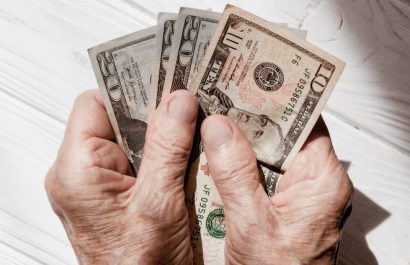 Salario básico unificado sube a USD 482 y eleva devolución mensual de IVA para grupos vulnerables en 2026