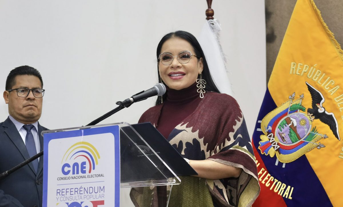 Diana Atamaint informa horario de publicación de resultados del referéndum y consulta popular 2025.