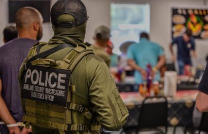 Diócesis de Baton Rouge libera a migrantes de misa dominical por redadas de ICE.