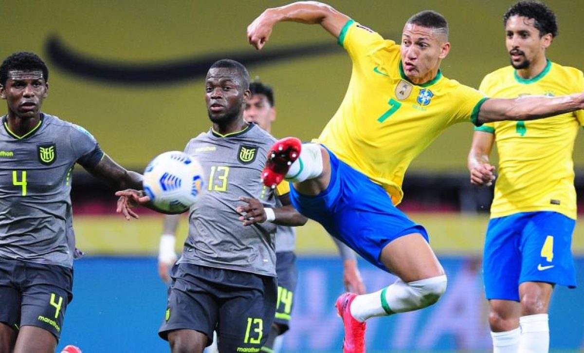 Ecuador Gonzalo Valle, en el partido ante Brasil por las Eliminatorias Sudamericanas
