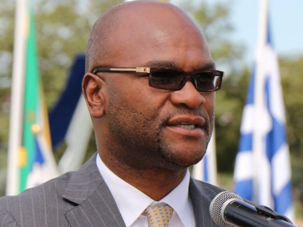 Embajador sudafricano Nkosinathi Mthethwa fallece tras caer de un hotel en París