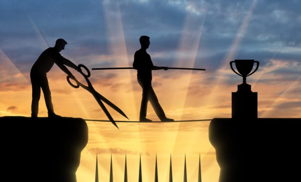 La envidia es un fenómeno social que afecta la convivencia y el bienestar emocional