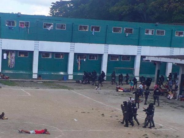 Violencia carcelaria en Ecuador: tiroteo y muertos en penal de Esmeraldas