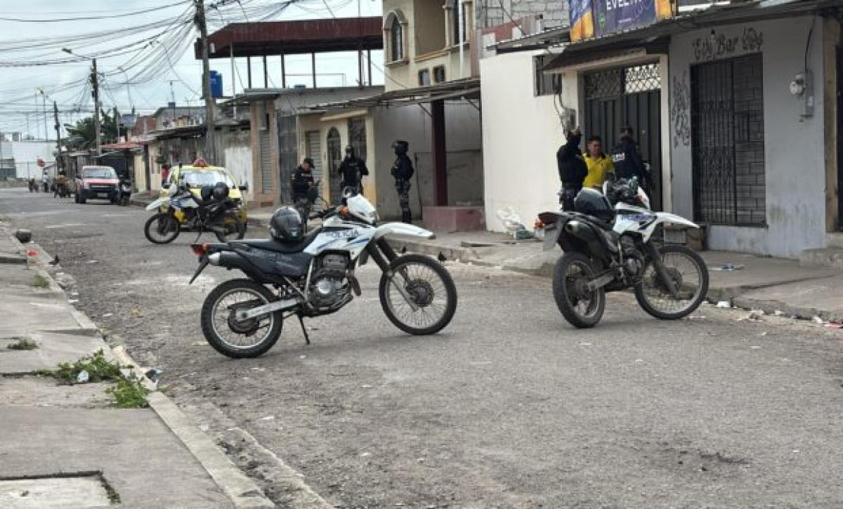 Adolescente muere tras ataque armado al salir del colegio en el barrio 19 de Noviembre, Machala
