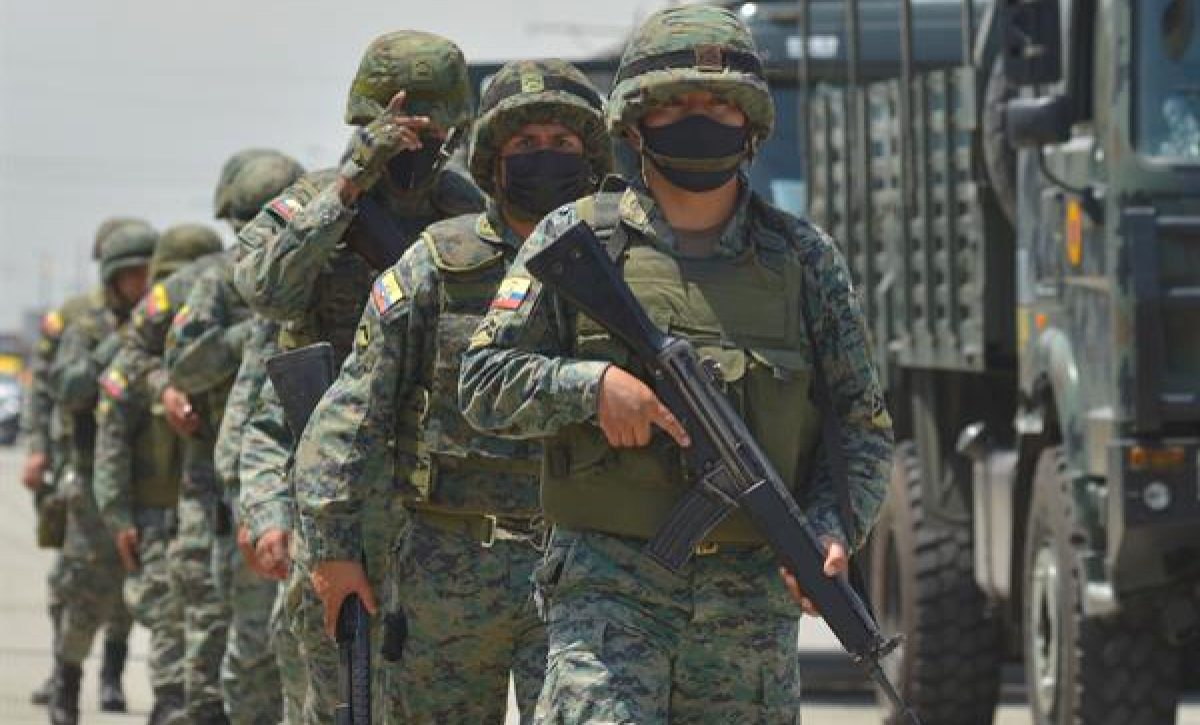 fbd0436cb8890c487911d9d9ebf5406660c0dcc5m