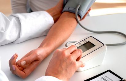 ¿Presión arterial alta? Descubre los alimentos que te ayudarán a controlarla de forma natural