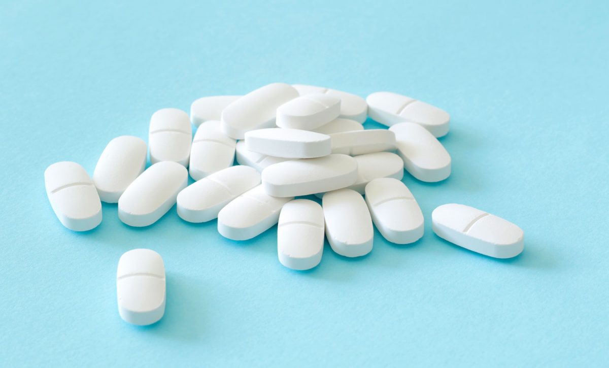 Ibuprofeno: advertencias médicas sobre su uso cotidiano y efectos secundarios