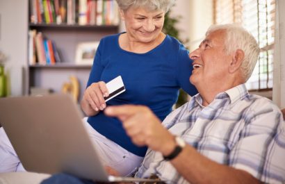 IESS acreditó el décimo tercer sueldo y pensiones a jubilados.