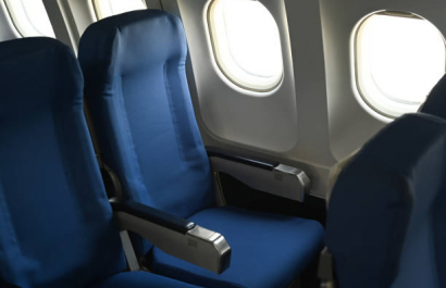 Intentó embarcar a su esposa fallecida en aeropuerto de Tenerife, según medios locales