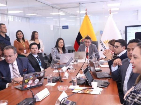 La propuesta universitaria se perfila como un proyecto estratégico para Galápagos. FOTO: @AsambleaNacional.