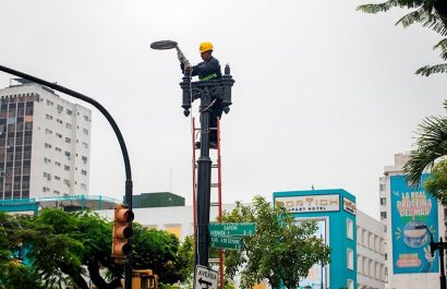 La iniciativa propone reactivar la vida barrial en la Avenida 9 de Octubre con actividades nocturnas.