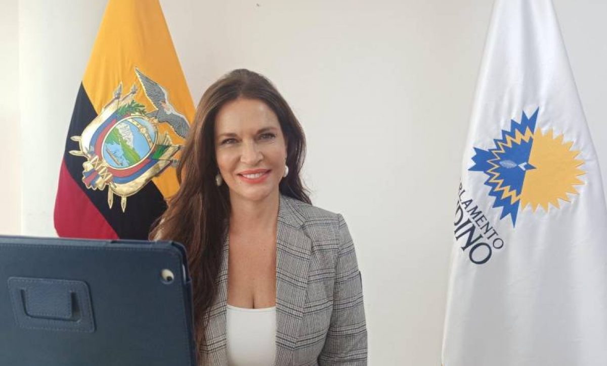 Ecuador renueva su representación diplomática con nombramientos en cuatro países.