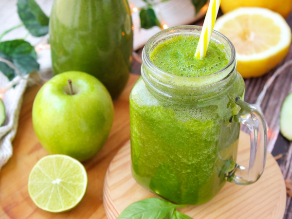 ¿Pueden los jugos verdes “limpiar” tu hígado? Esto dice la ciencia