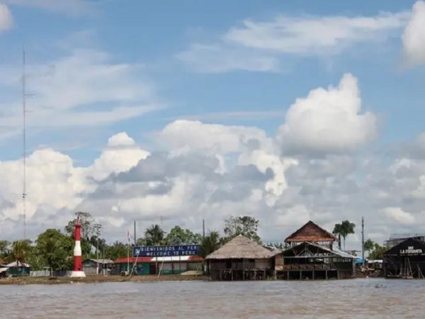 La isla Santa Rosa de Yavarí, ha sido históricamente un punto de interés en la región fronteriza entre Colombia, Perú y Brasil debido a su posición estratégica. FOTO: Europa Press.