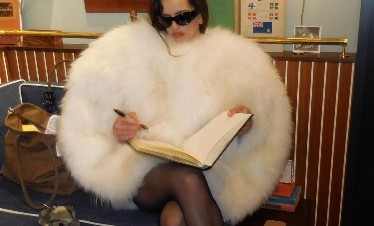 La cantante y actriz española Rosalia tendría un nuevo amor. FOTO: rosalia.vt (Instagram).