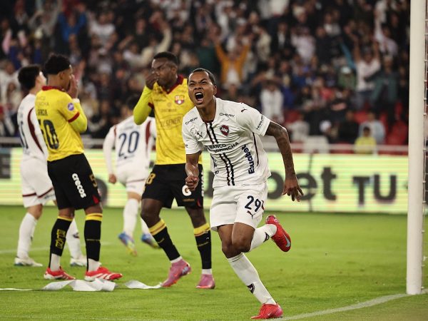Liga de Quito dominó y goleó a Barcelona por 3-0 en Casa Blanca. FOTO: API.