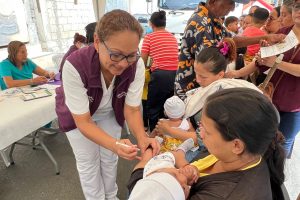 El MSP recomienda cumplir con el esquema de vacunación anual, lavar las manos frecuentemente, ventilar espacios cerrados y evitar automedicarse. FOTO: @Salud_Ec.