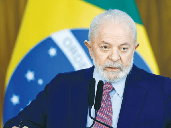 Fiscalía acusa a general de llevar a Bolsonaro plan para asesinar a Lula da Silva