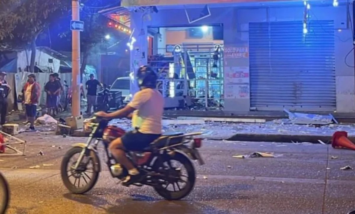 Fuerte explosión sacude el sur de Machala y daña un local comercial