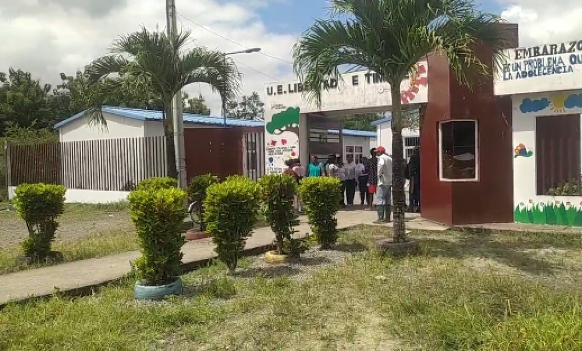 Atacan a docente dentro de escuela Libertad de Timbre en la provincia de Esmeraldas
