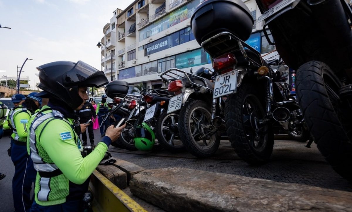 En 2023, la ATM reportó la retención de 1,200 vehículos en la Bahía por infracciones similares,
