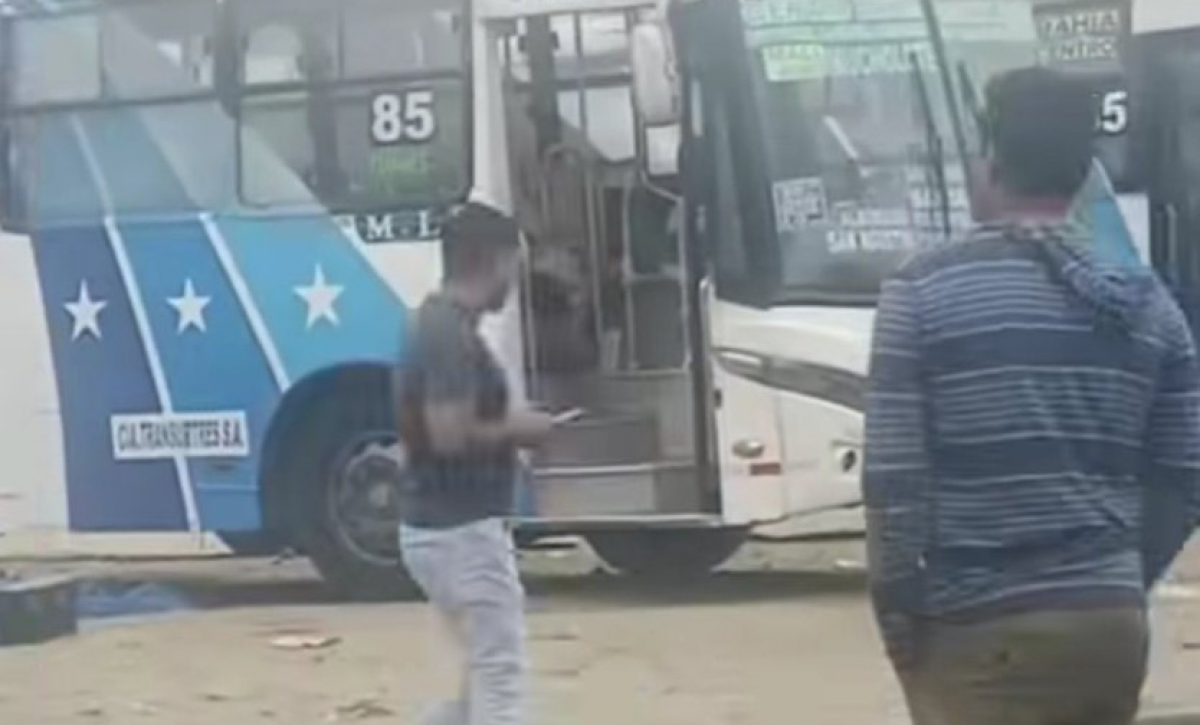 Ataque armado contra transporte urbano deja dos muertos en Mucho Lote 1