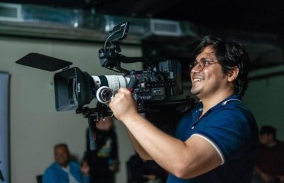 Quién era Víctor Estrada, el docente y cineasta ecuatoriano reconocido por la NASA que murió en Guayaquil.